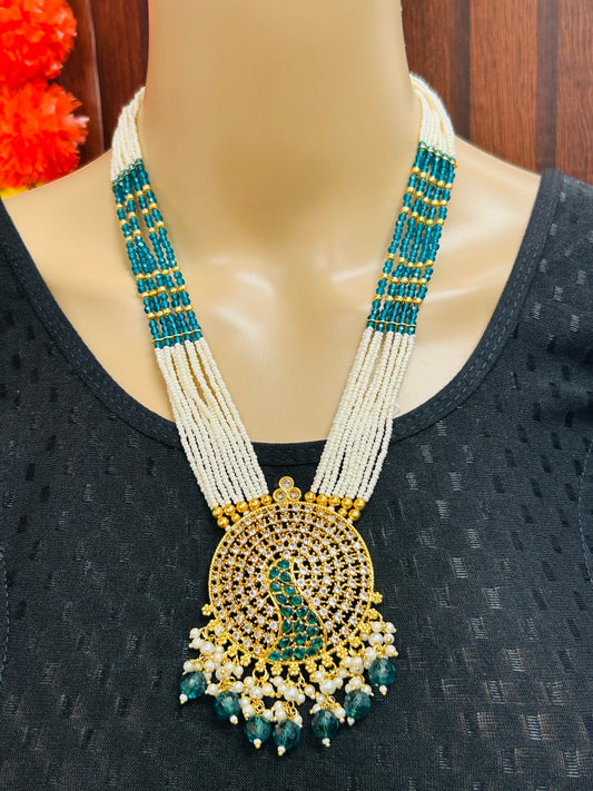 Pendant set with pearl necklace