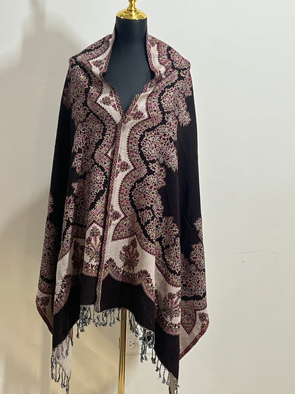 Woolen shawl : stole