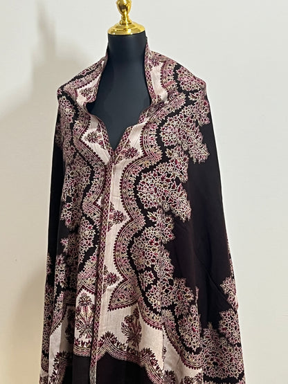 Woolen shawl : stole