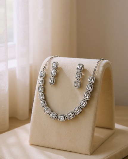 AD necklace set