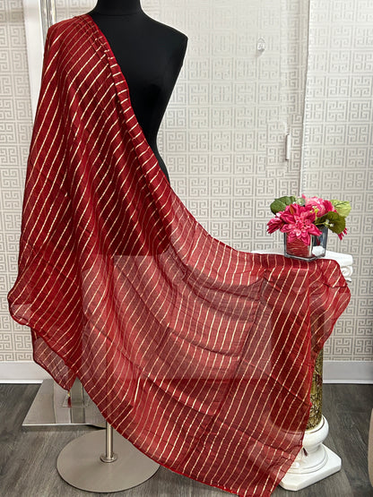 Maroon dupatta by Kurti Connection USA