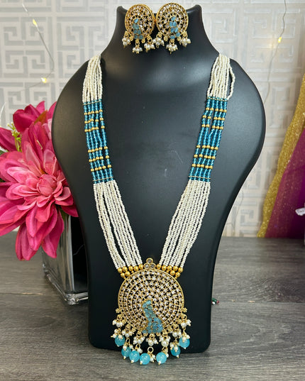 Light blue necklace set