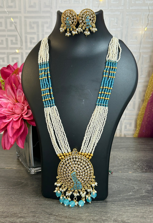 Light blue necklace set