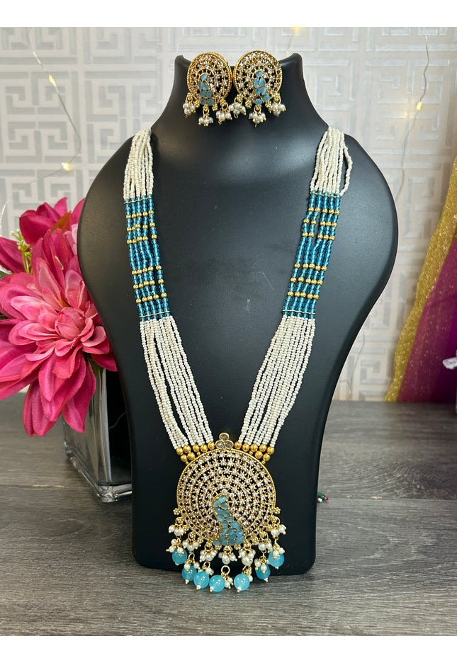Light blue necklace set