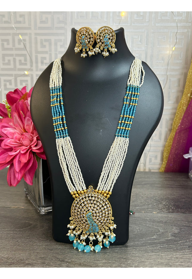 Light blue necklace set