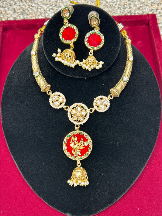 Gold polished necklace set