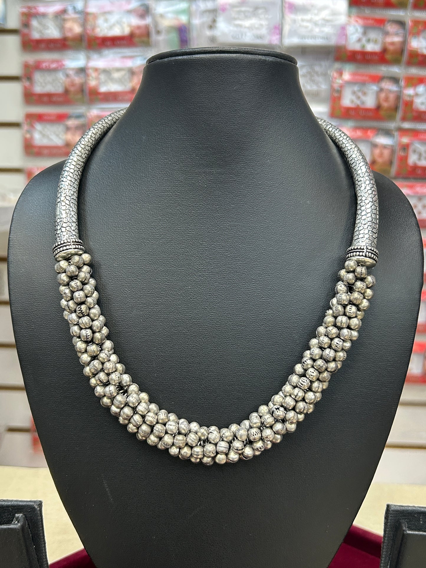 Oxidized hasuli necklace