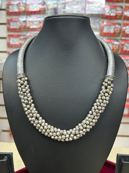 Oxidized hasuli necklace