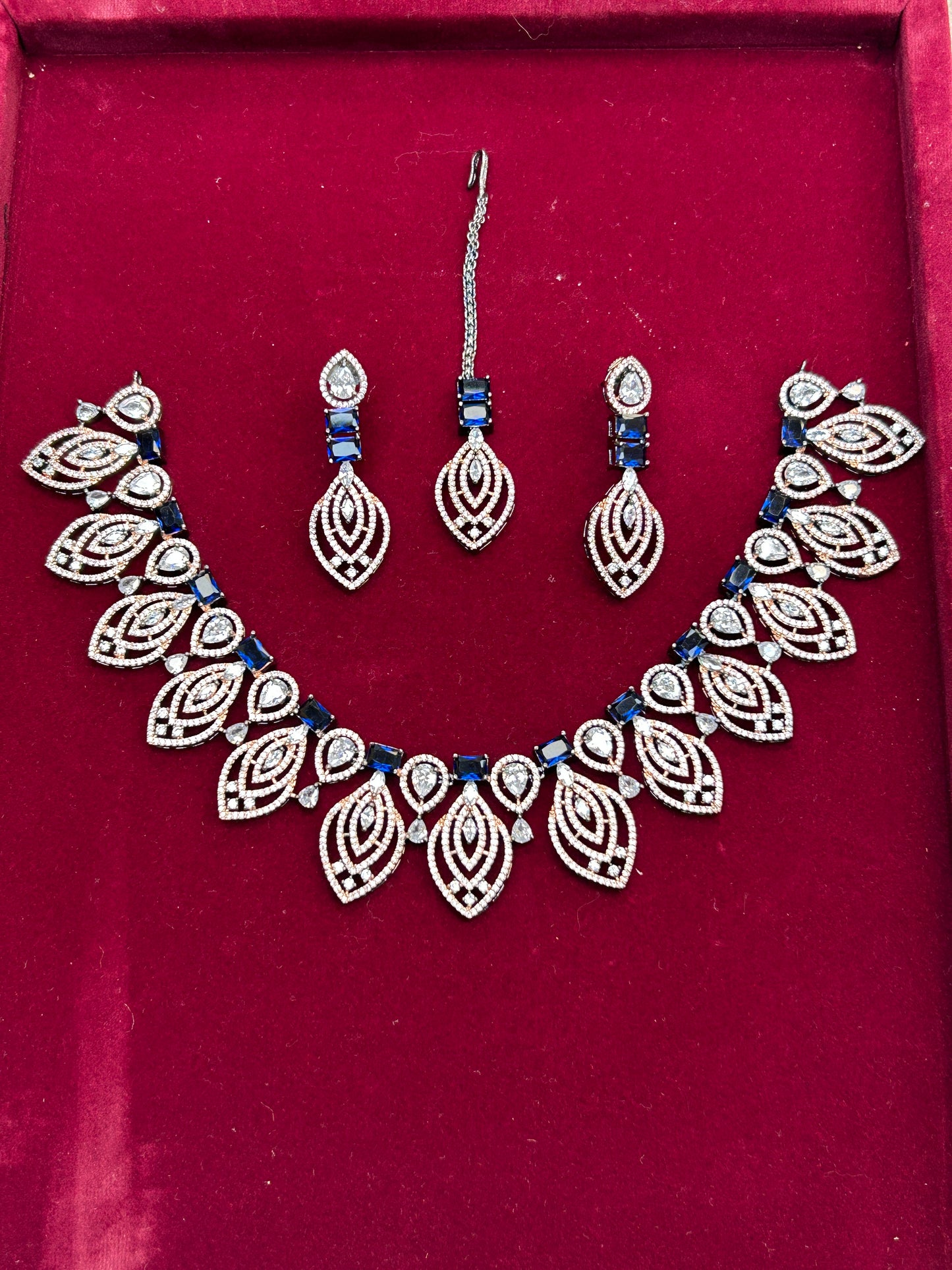 AD necklace set