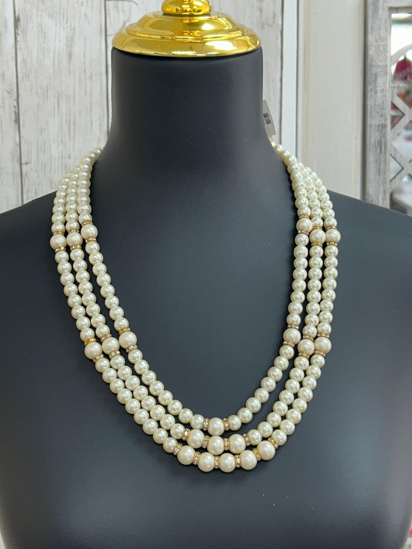 Triple layer Pearl necklace