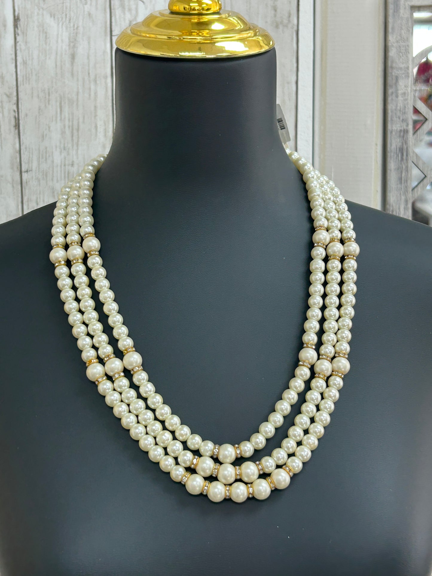 Triple layer Pearl necklace