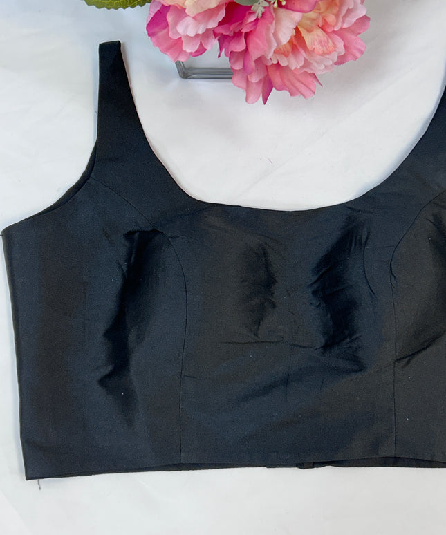 Black sleeveless blouse