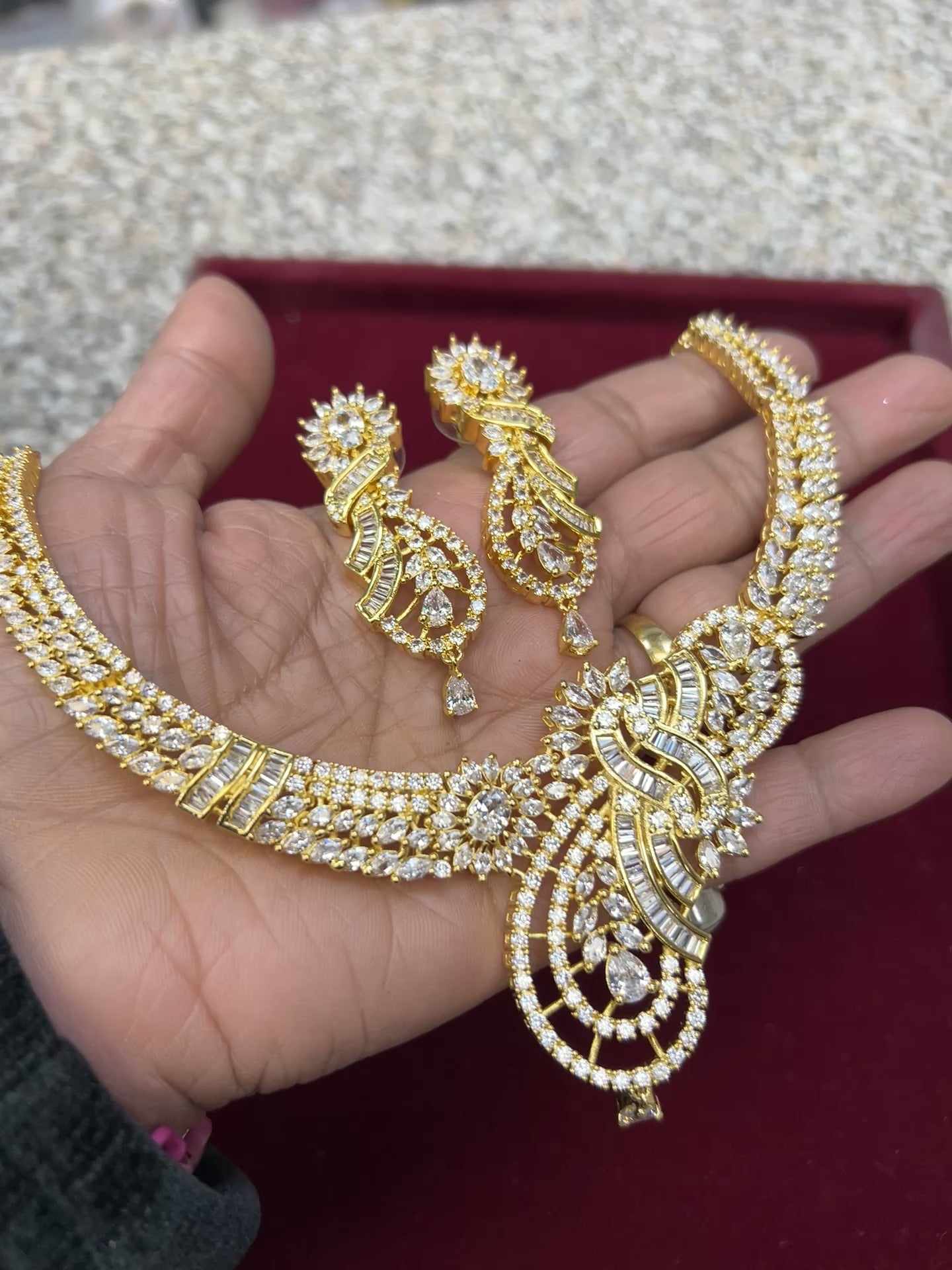 AD necklace set